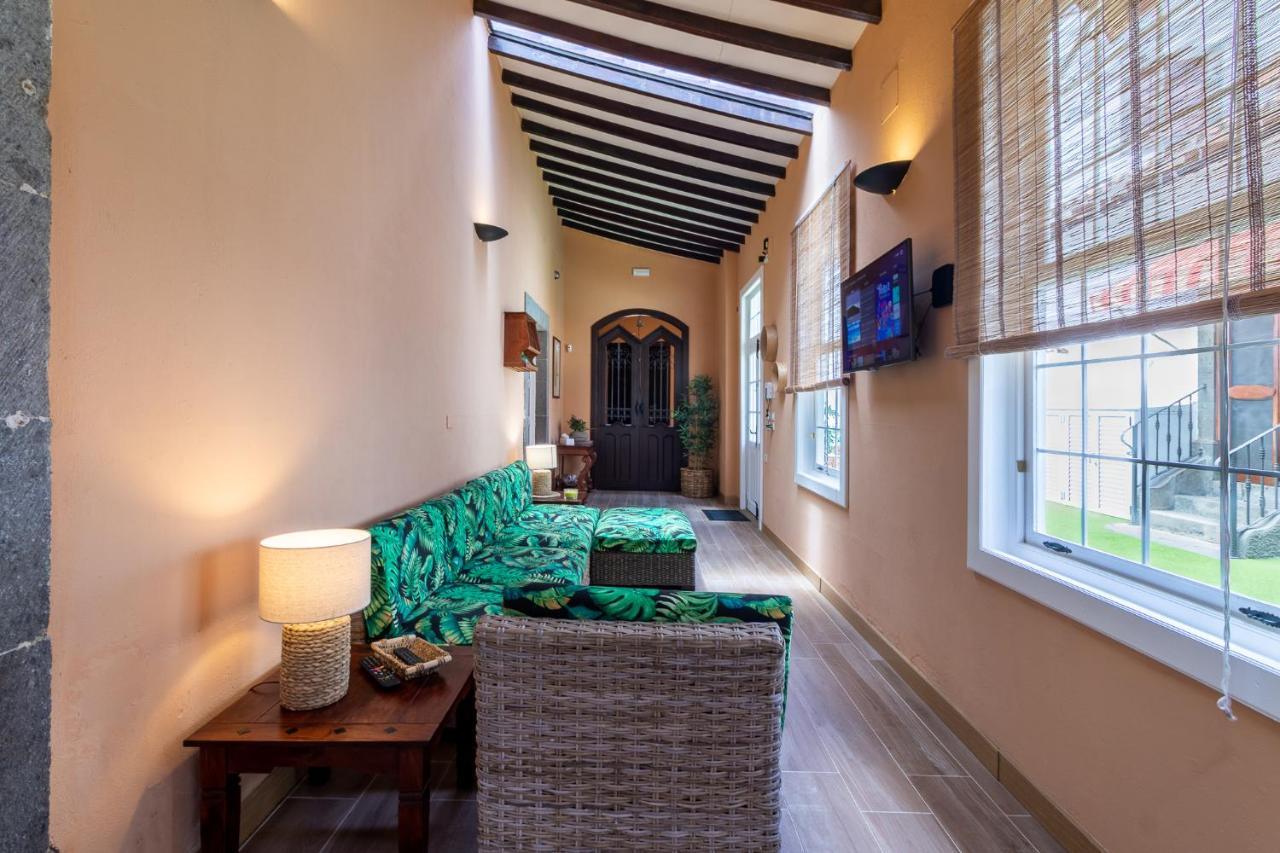 Casona Gildana: Historia, Patrimonio/E-Working Villa อารูกัส ภายนอก รูปภาพ
