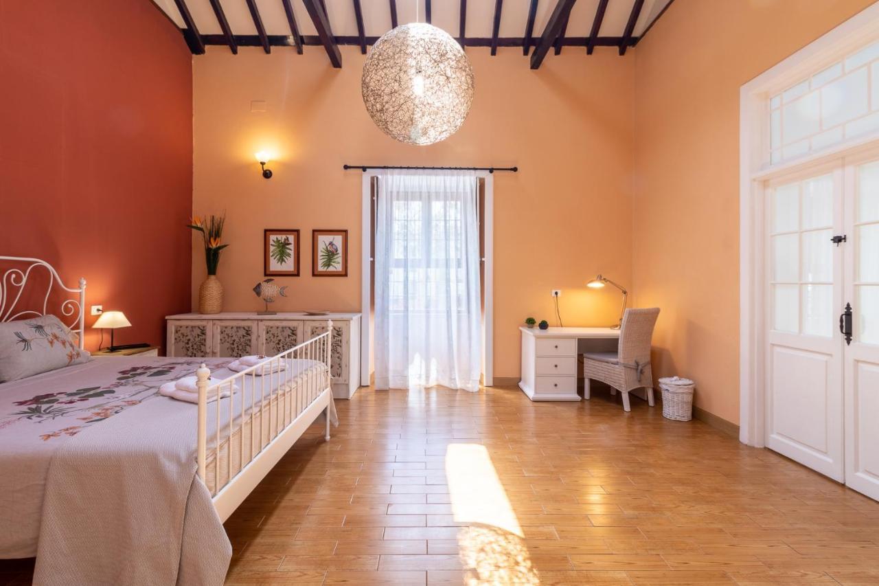 Casona Gildana: Historia, Patrimonio/E-Working Villa อารูกัส ภายนอก รูปภาพ