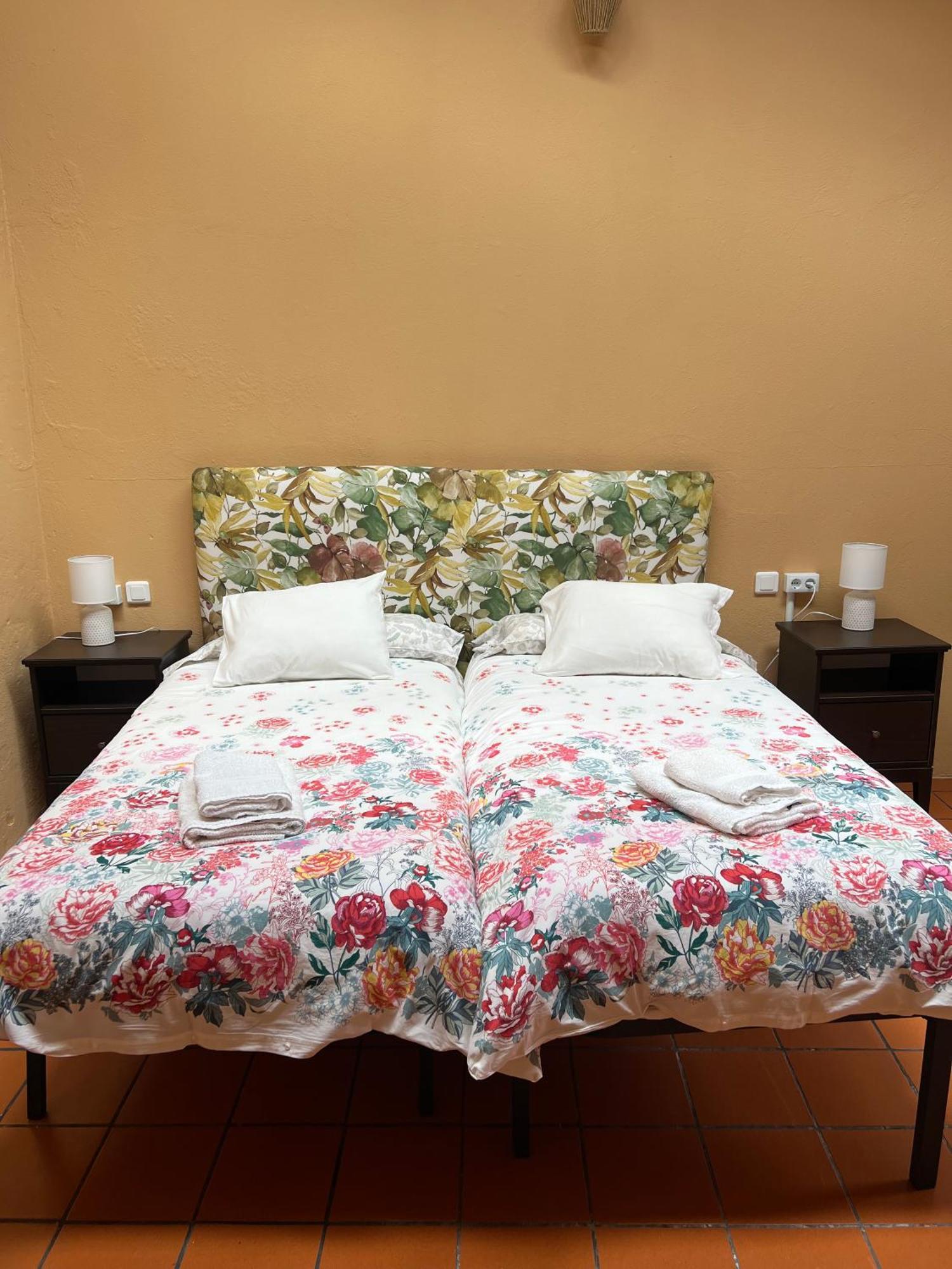 Casona Gildana: Historia, Patrimonio/E-Working Villa อารูกัส ภายนอก รูปภาพ